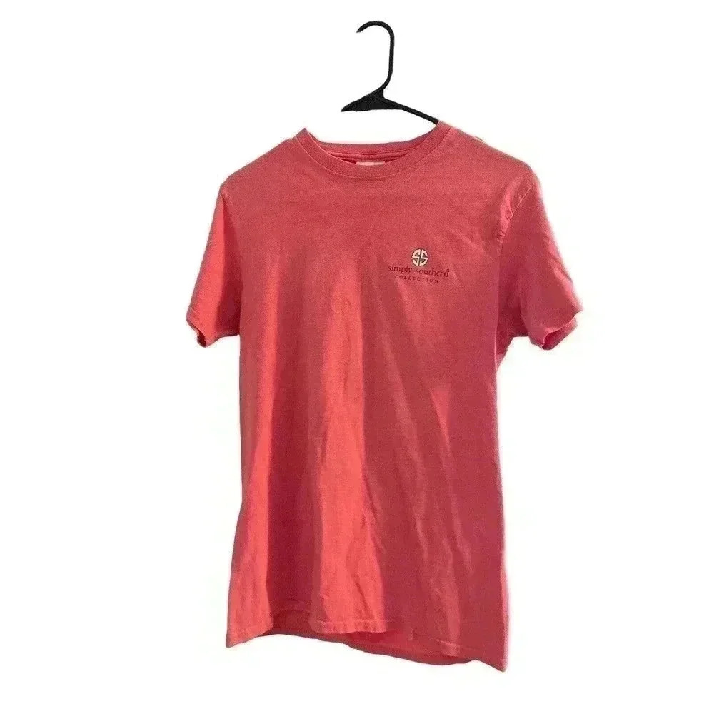 SIMPLY SOUTHERN COLLECTION SIZE SMALL PINK TEE WITH DESIGN